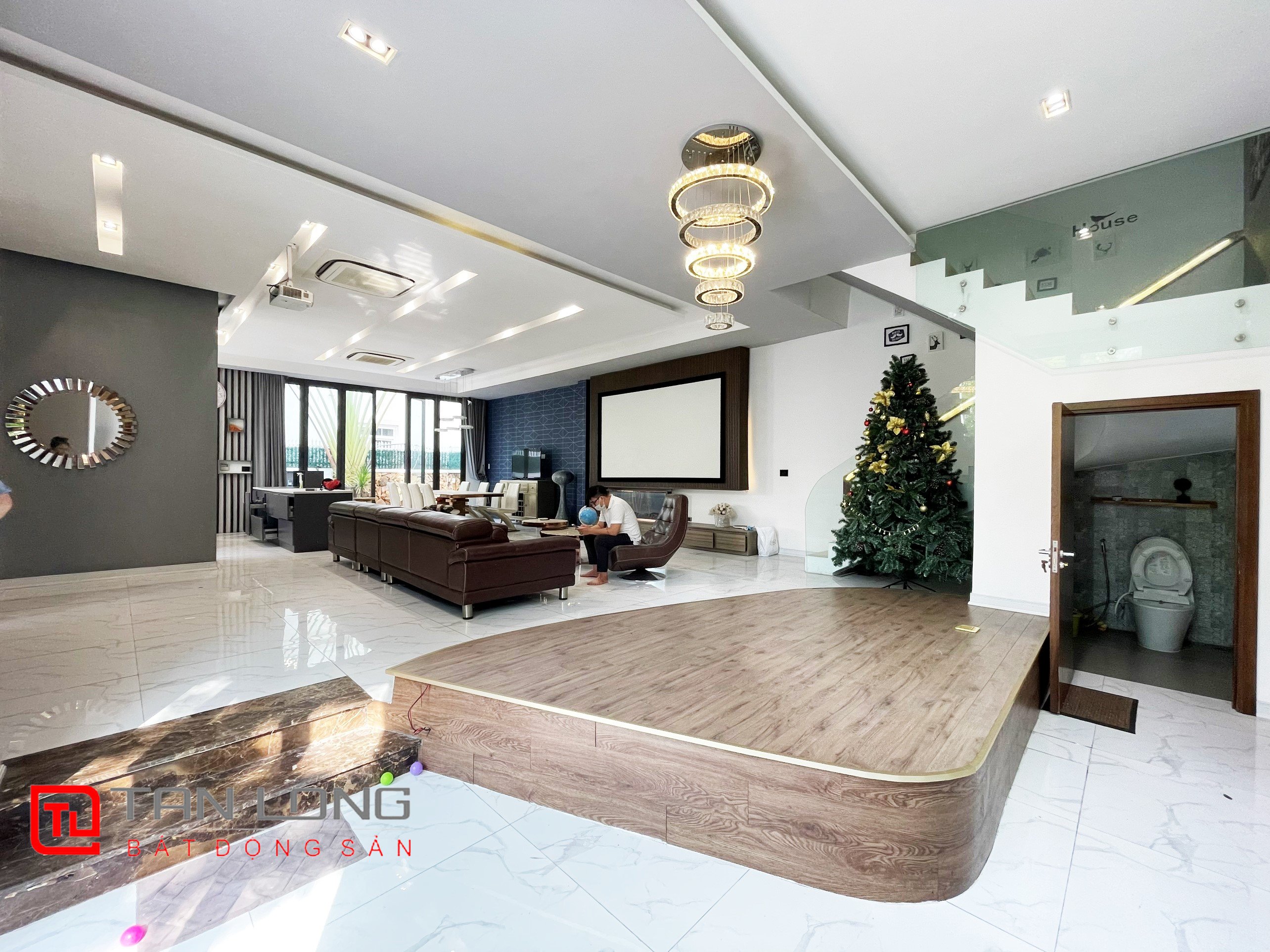 Cho thuê Biệt thự Đơn lập gần Trường Quốc tế BIS tại Vinhomes Riverside