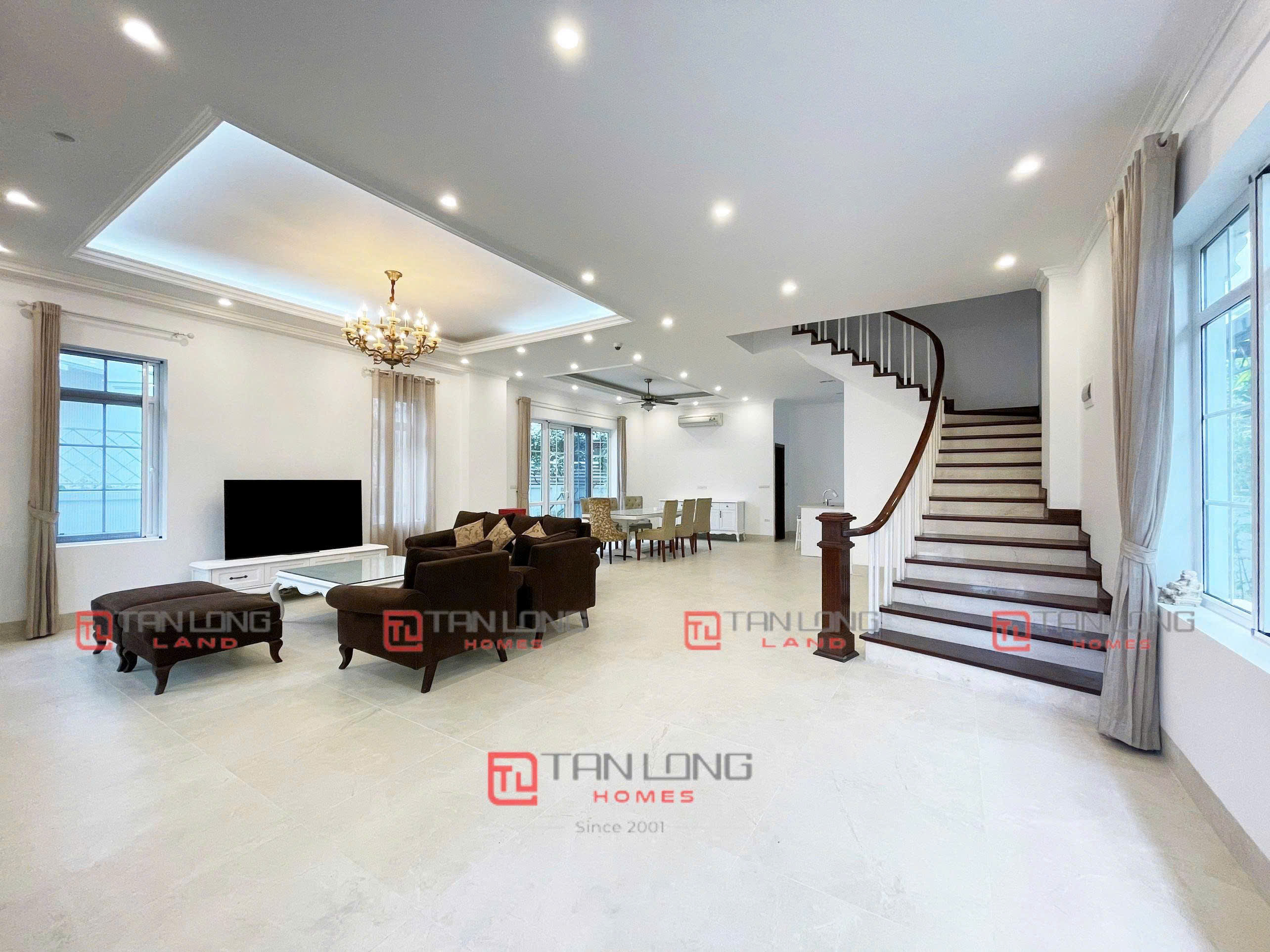 Cho thuê biệt thự đơn lập Vinhomes Riverside - DT: 216m2/4 ngủ/5WC đầy đủ nội thất