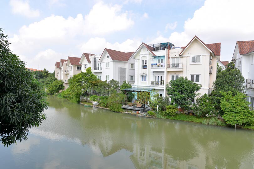 Cho thuê biệt thự đủ đồ 200m2 Hoa Sữa 3, Vinhomes Riverside