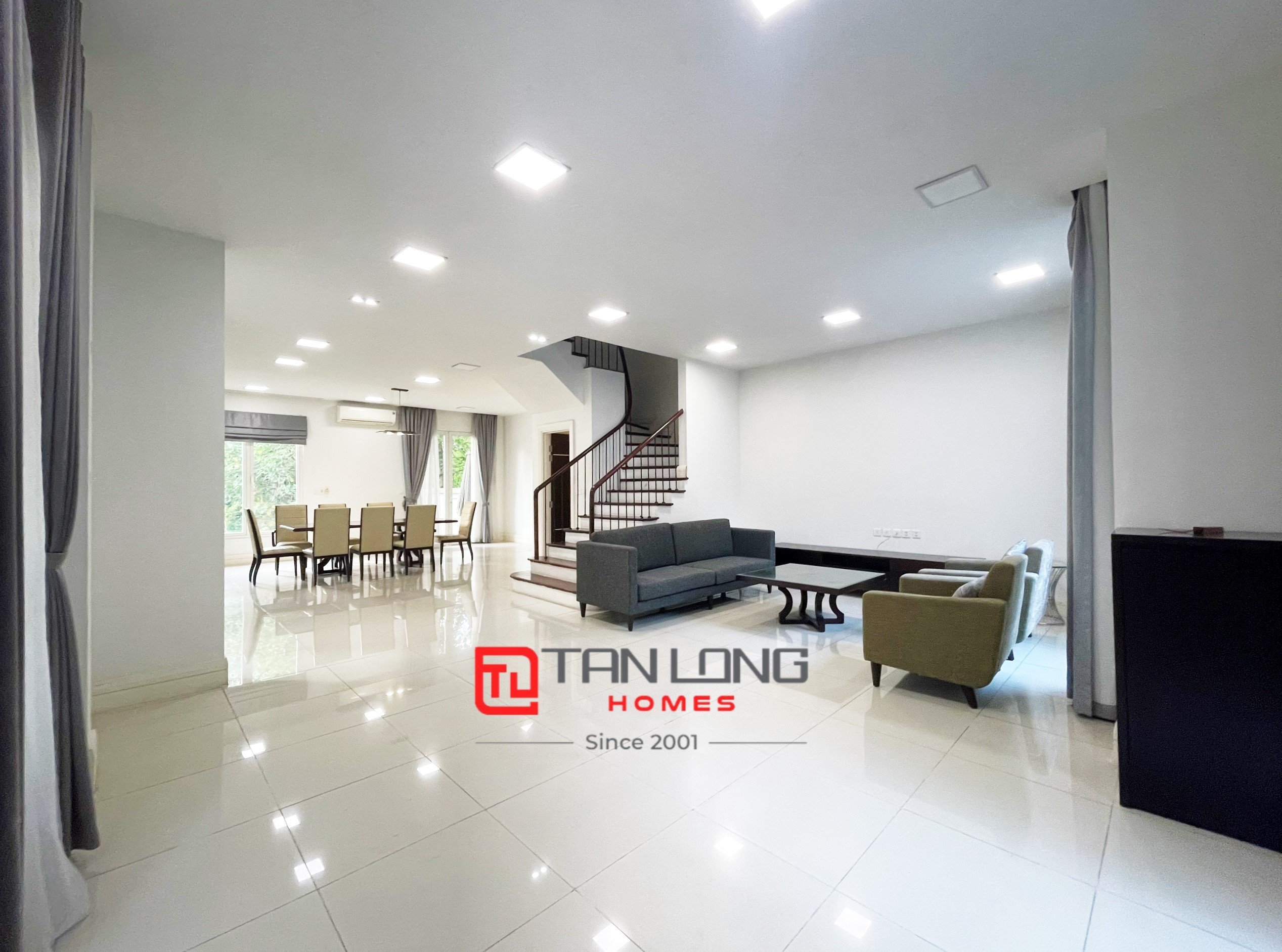 Cho thuê biệt thự hướng Đông Nam giá rẻ Vinhomes Riverside