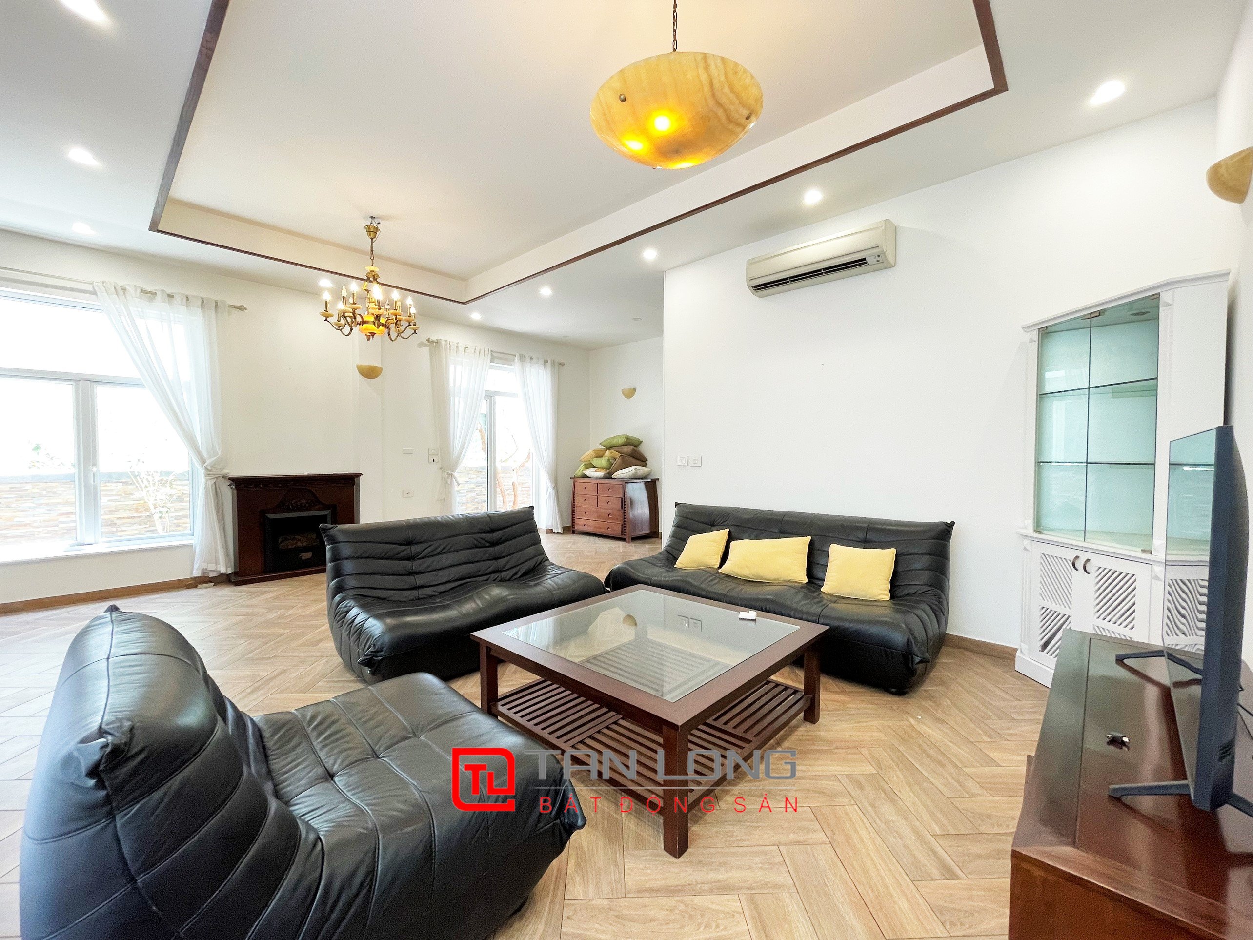 Cho thuê biệt thự Song lập 225m2 tại Vinhomes Riverside Long Biên