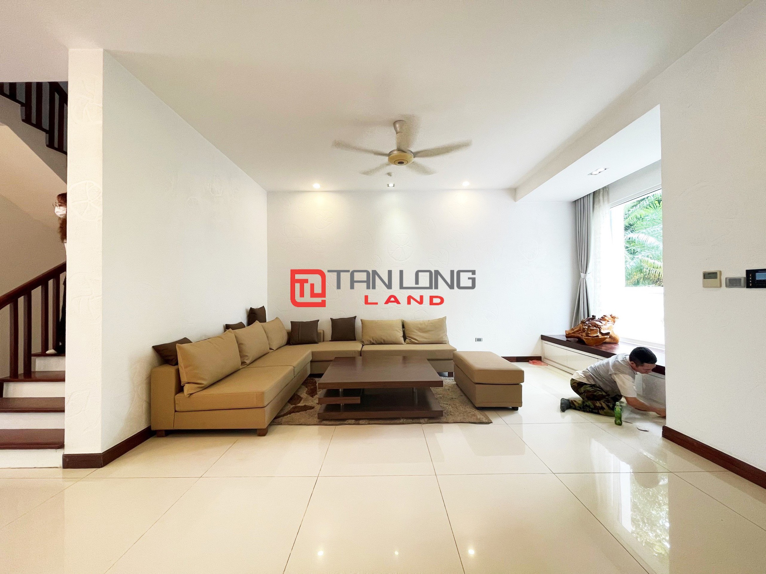 Cho thuê Biệt thự Song lập 4 phòng ngủ gần trường quốc tế BIS tại Vinhomes Riverside