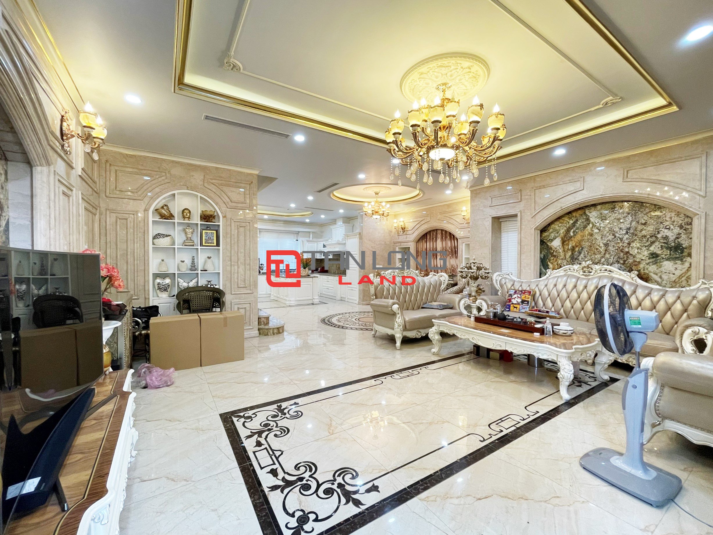 Cho thuê Biệt thự Song lập 5 phòng ngủ full nội thất tân cổ điển tại Vinhomes Riverside