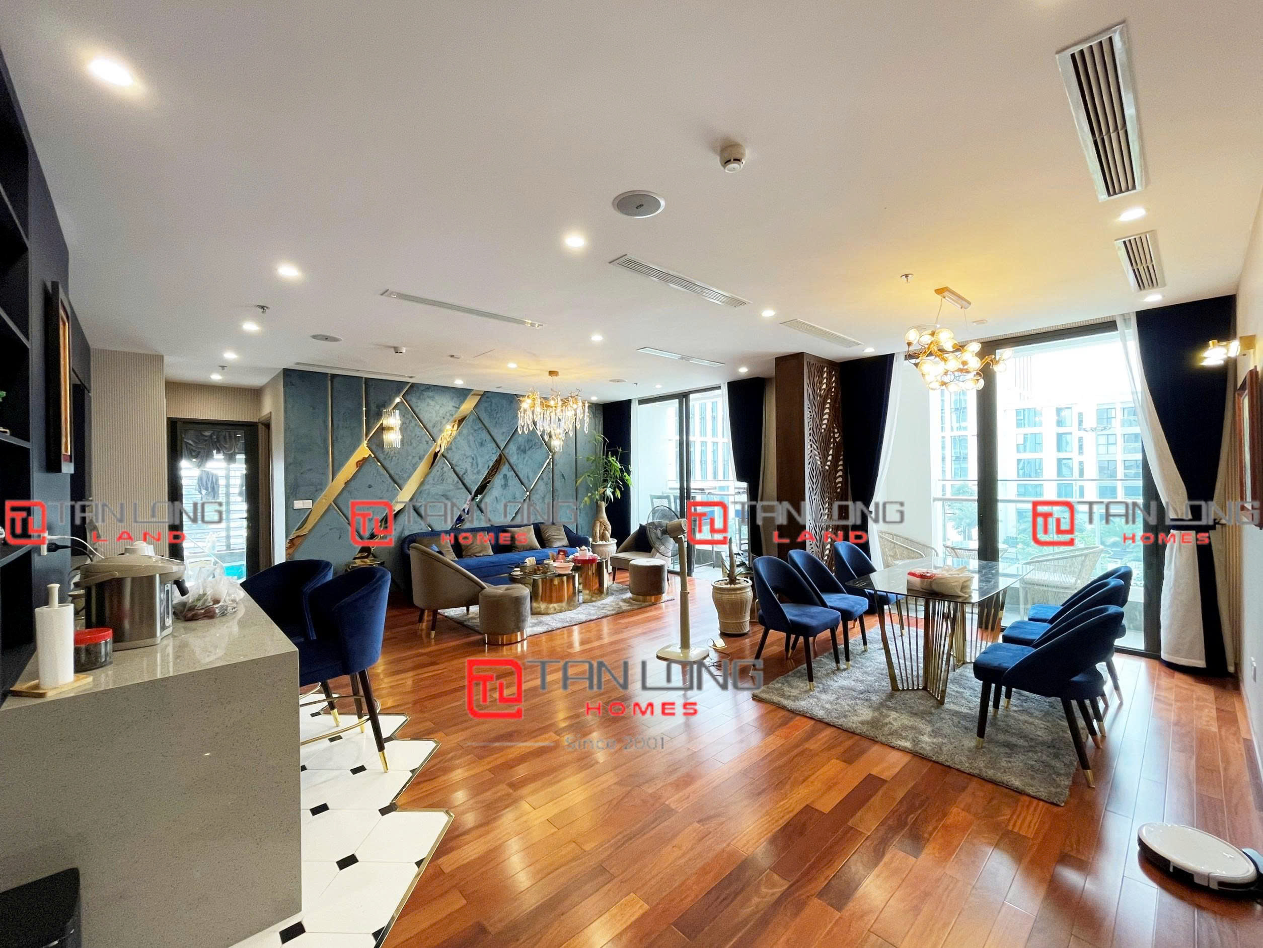 Cho thuê căn hộ 3 ngủ, 4WC - DT: 130m2 Vinhomes Symphony bàn giao nội thất cao cấp