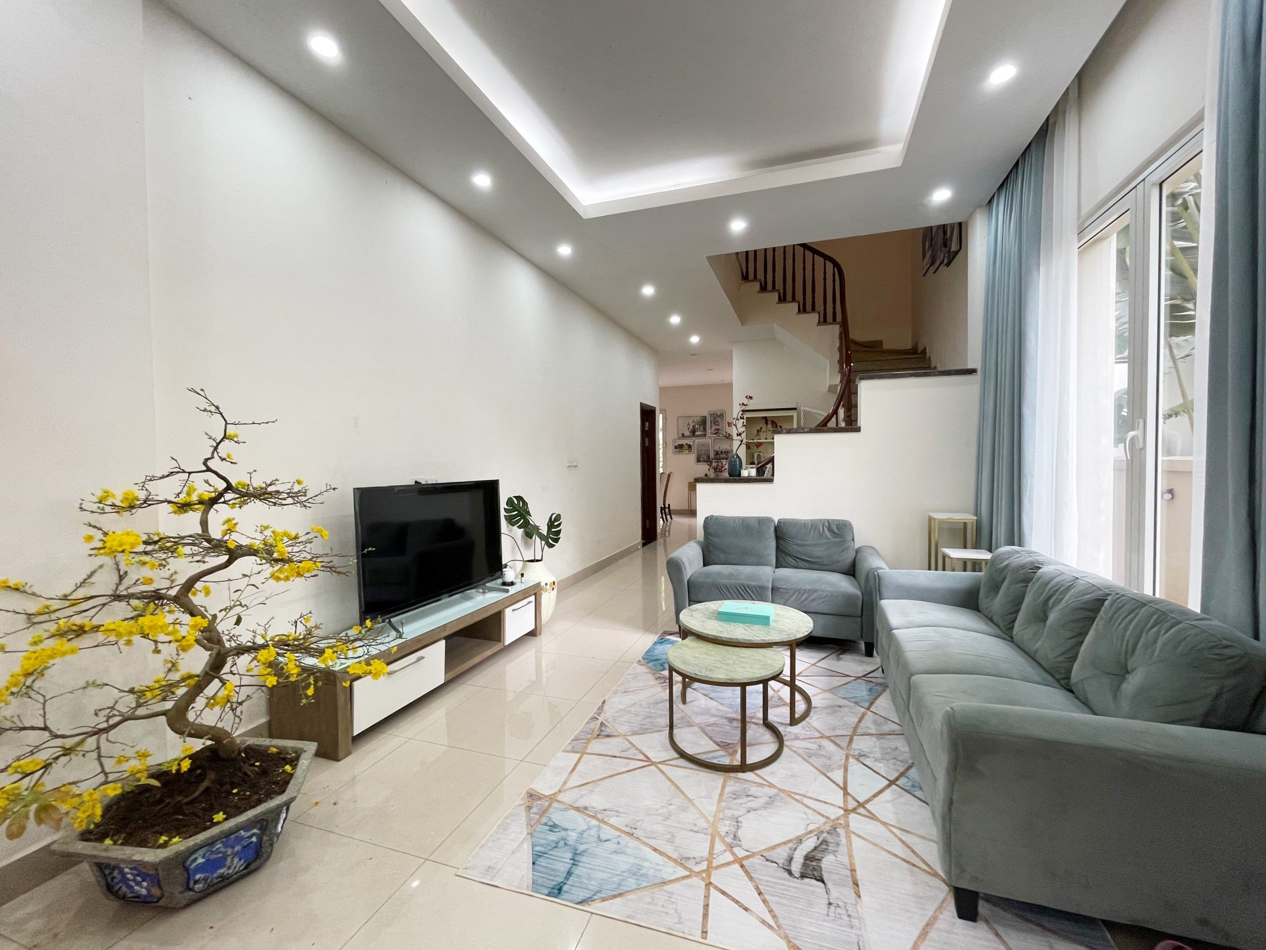 Cho thuê lại căn Biệt Thự Song Lập đủ đồ tại Vinhomes Riverside, Long Biên