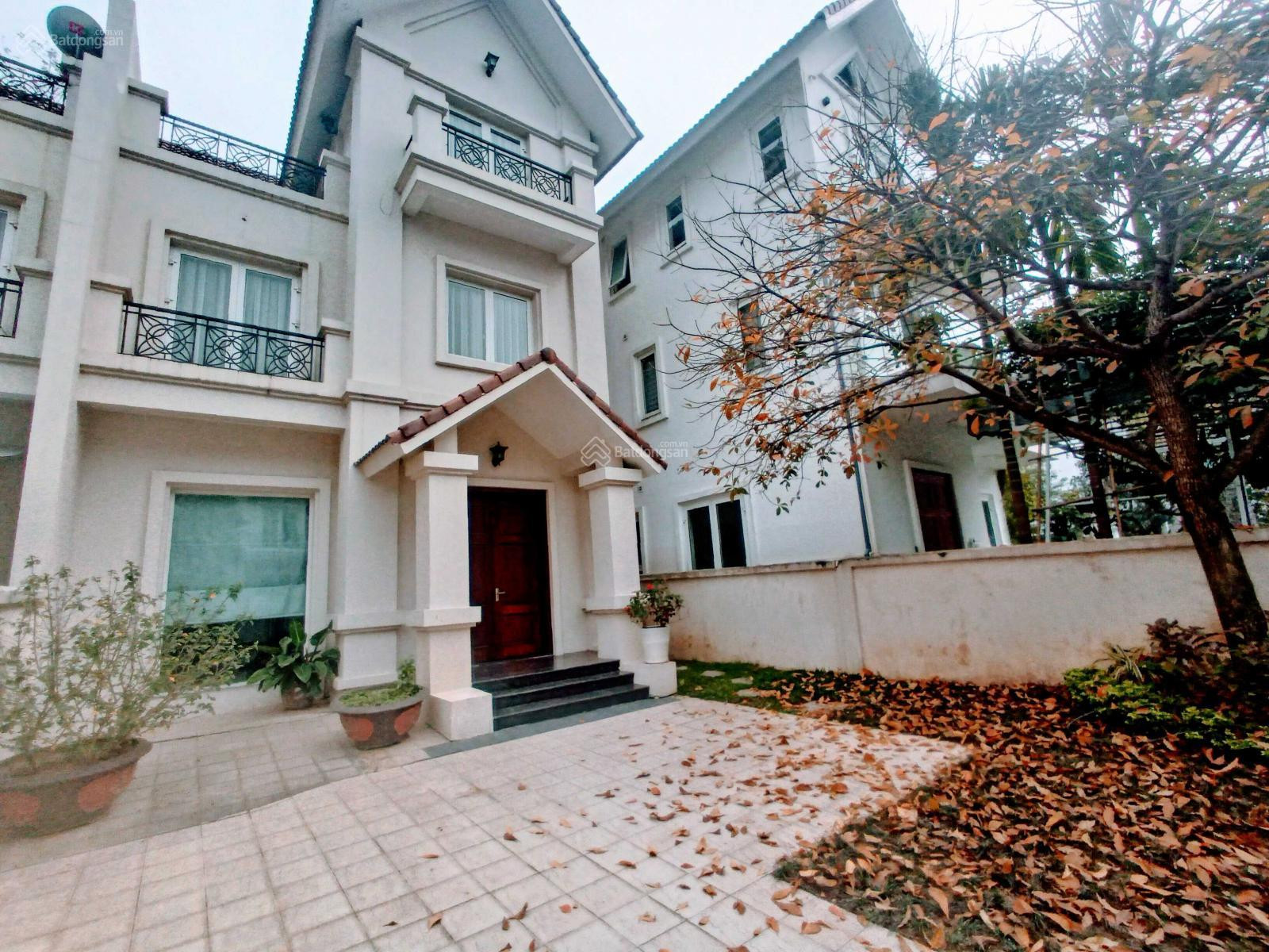 Thuê biệt thự song lập giá hợp lý tại Vinhomes Riverside