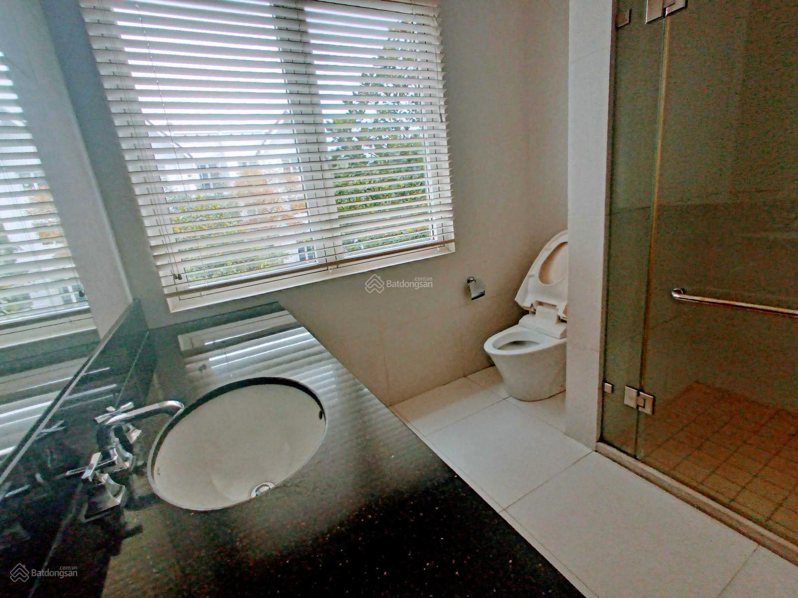Thuê biệt thự song lập giá hợp lí tại Vinhomes Riverside 6