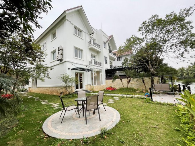 Biệt thự Vinhomes Riverside